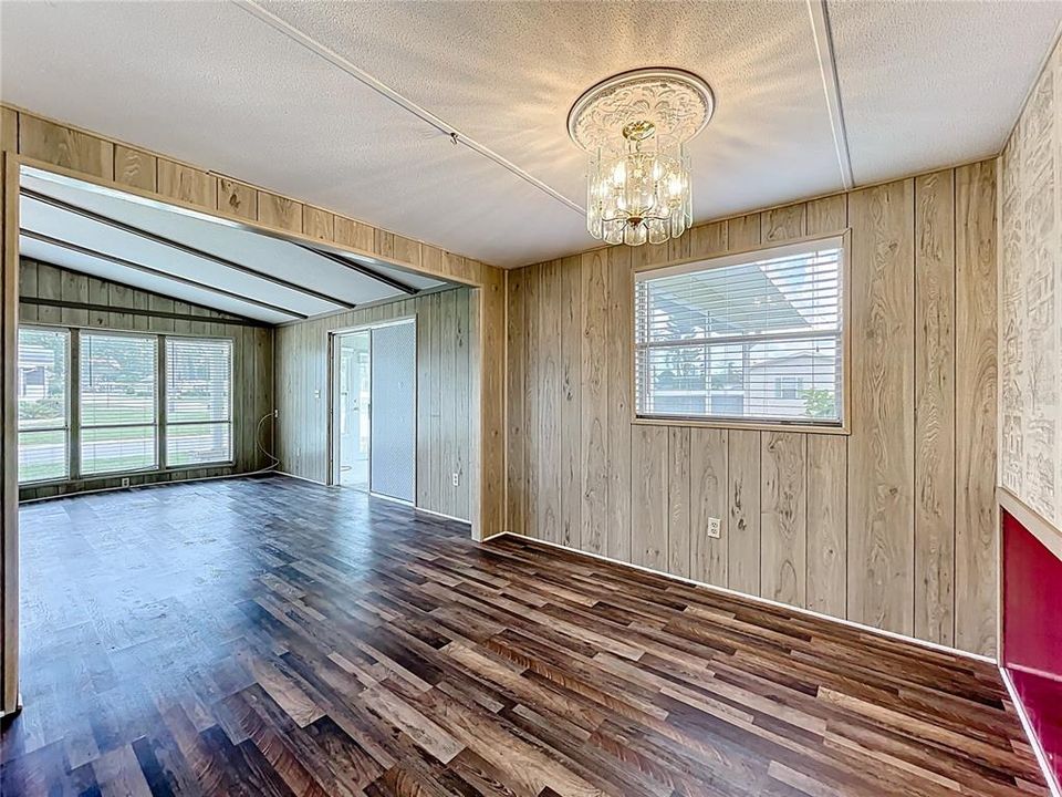 For Sale: $139,000 (2 beds, 2 baths, 1248 Square Feet)