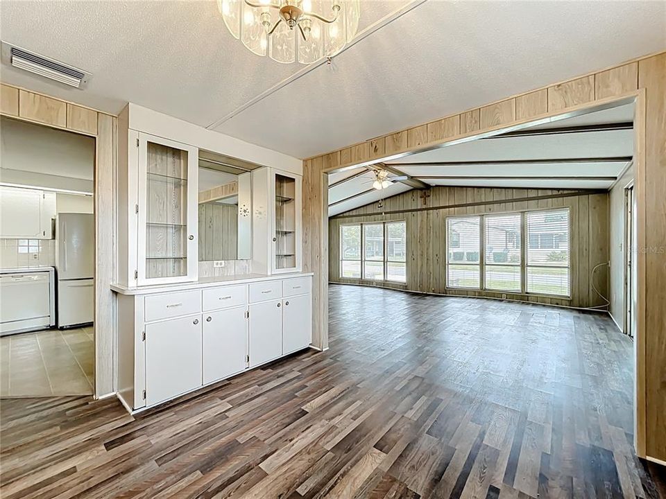 For Sale: $139,000 (2 beds, 2 baths, 1248 Square Feet)