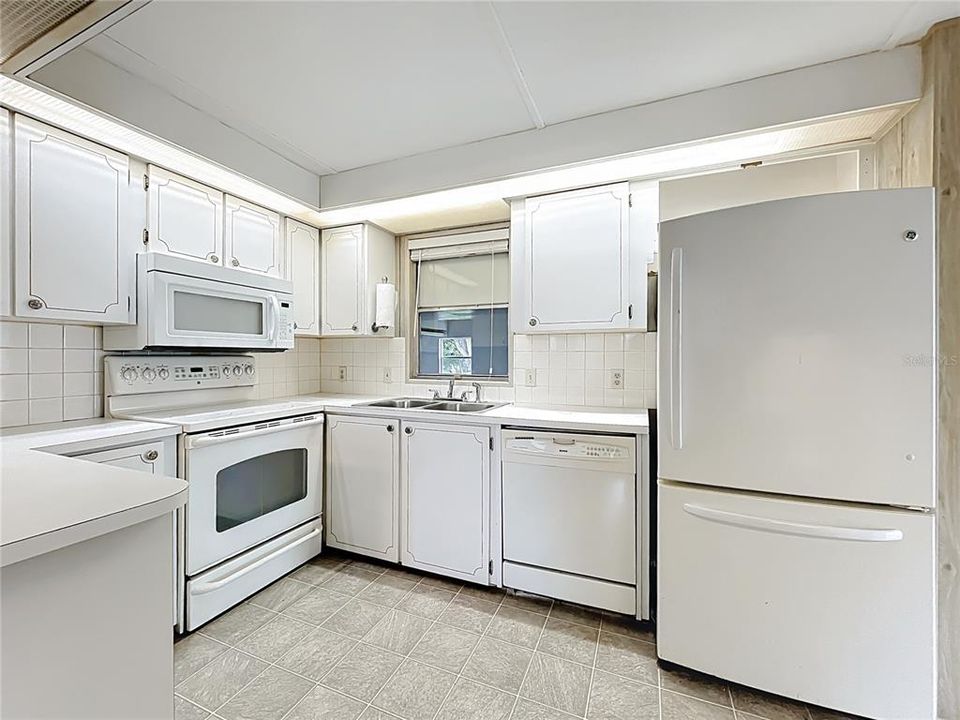 For Sale: $139,000 (2 beds, 2 baths, 1248 Square Feet)