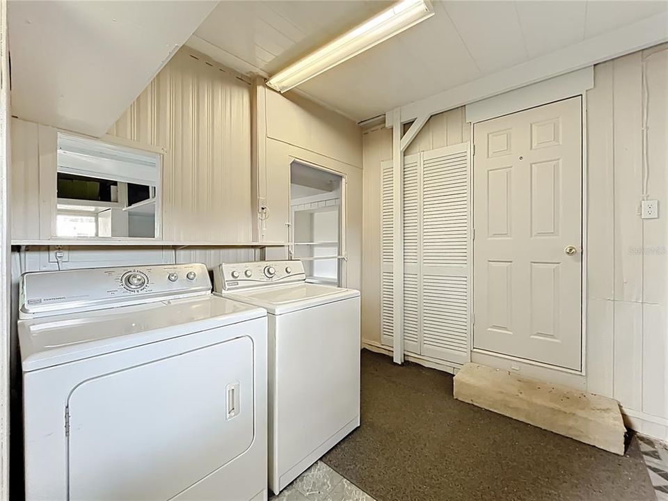 For Sale: $139,000 (2 beds, 2 baths, 1248 Square Feet)