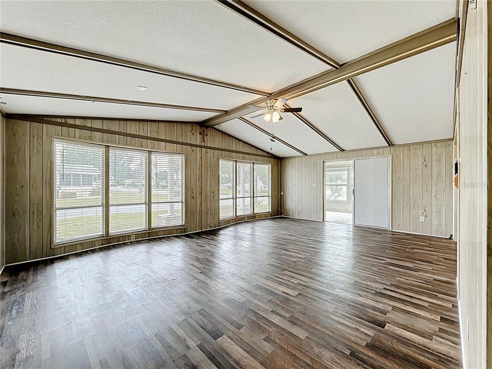 For Sale: $139,000 (2 beds, 2 baths, 1248 Square Feet)