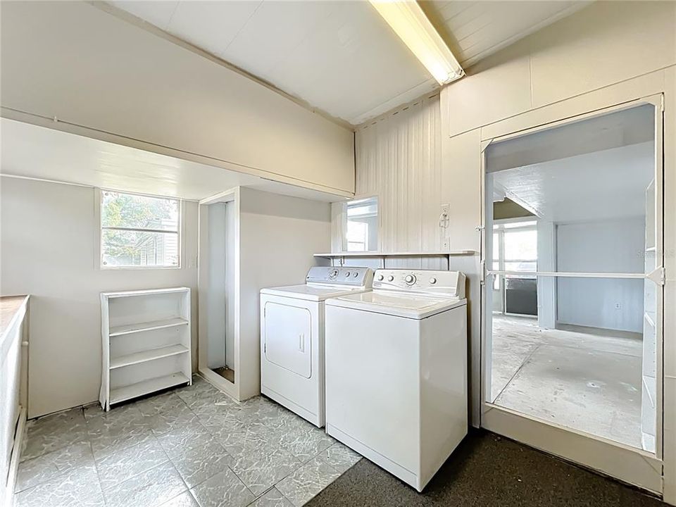 For Sale: $139,000 (2 beds, 2 baths, 1248 Square Feet)