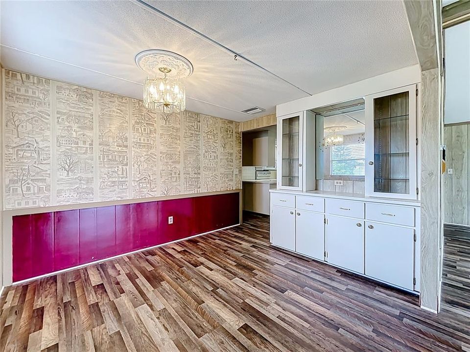 For Sale: $139,000 (2 beds, 2 baths, 1248 Square Feet)