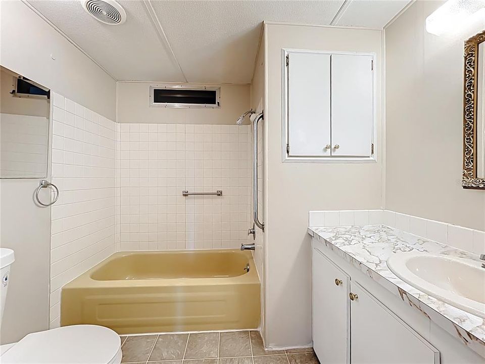 For Sale: $139,000 (2 beds, 2 baths, 1248 Square Feet)