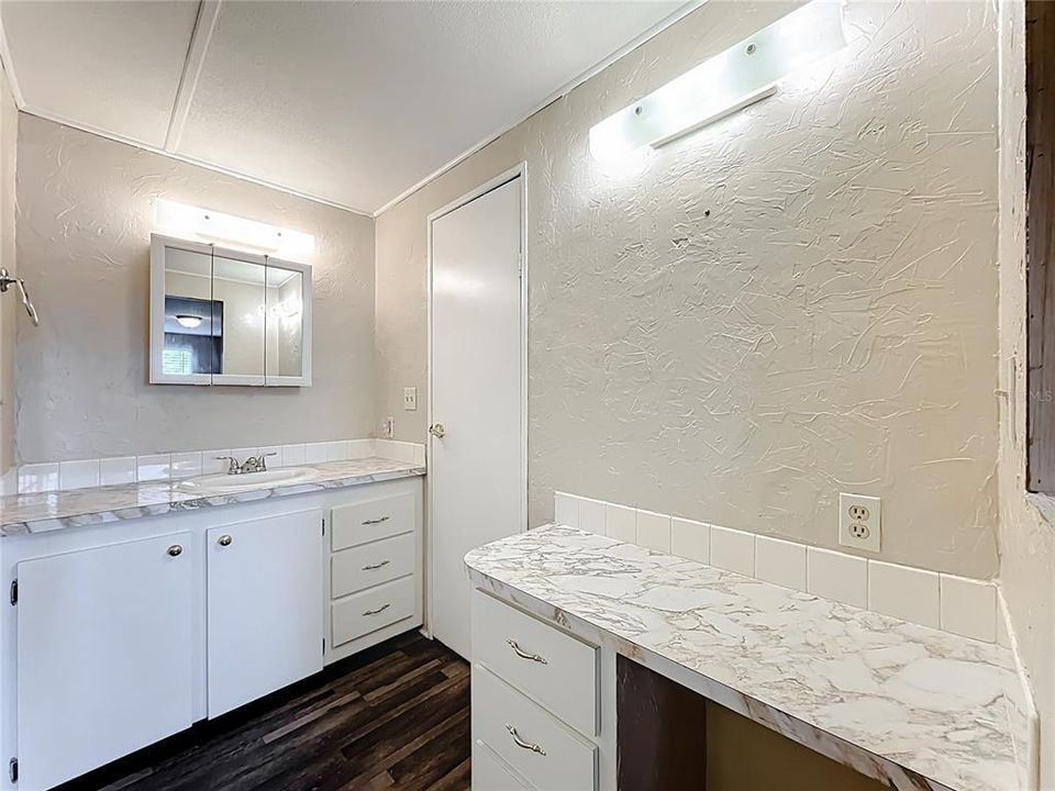 For Sale: $139,000 (2 beds, 2 baths, 1248 Square Feet)