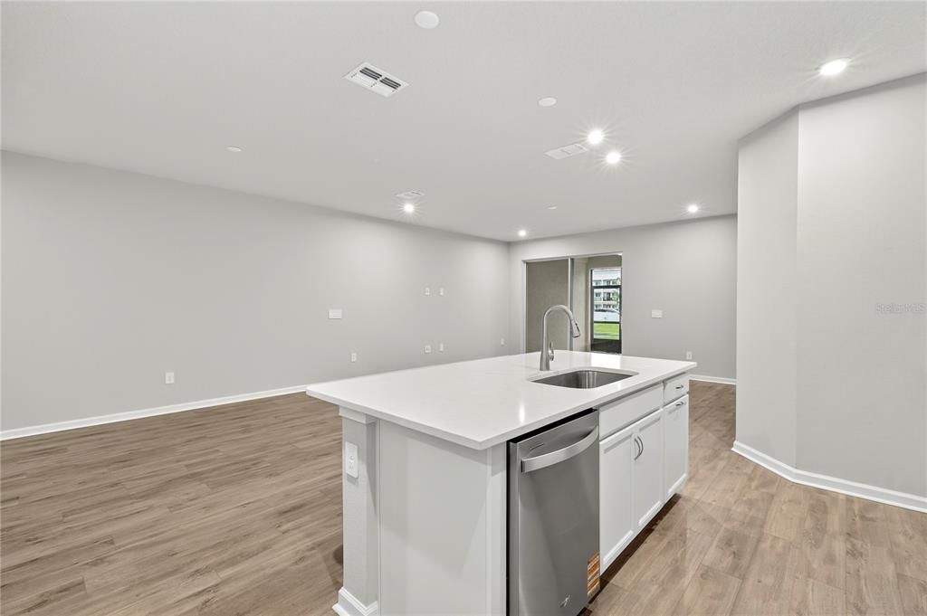 待售: $449,975 (4 贝兹, 3 浴室, 2586 平方英尺)