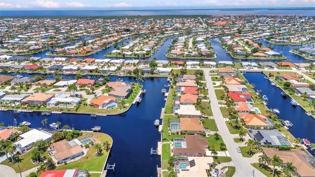 For Sale: $539,000 (3 beds, 3 baths, 1994 Square Feet)