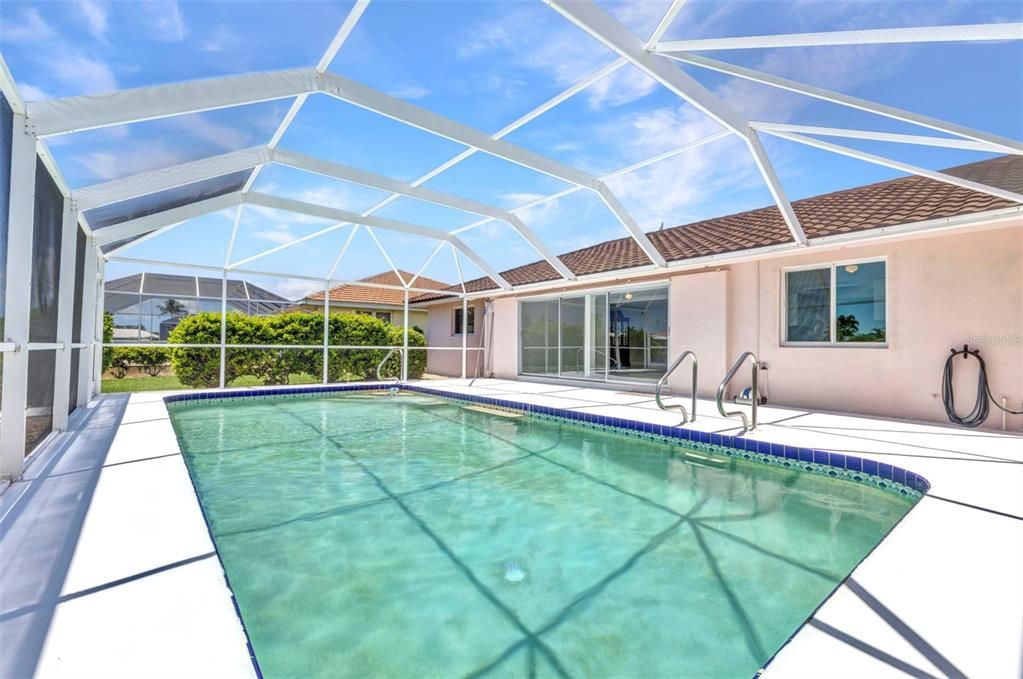 For Sale: $539,000 (3 beds, 3 baths, 1994 Square Feet)