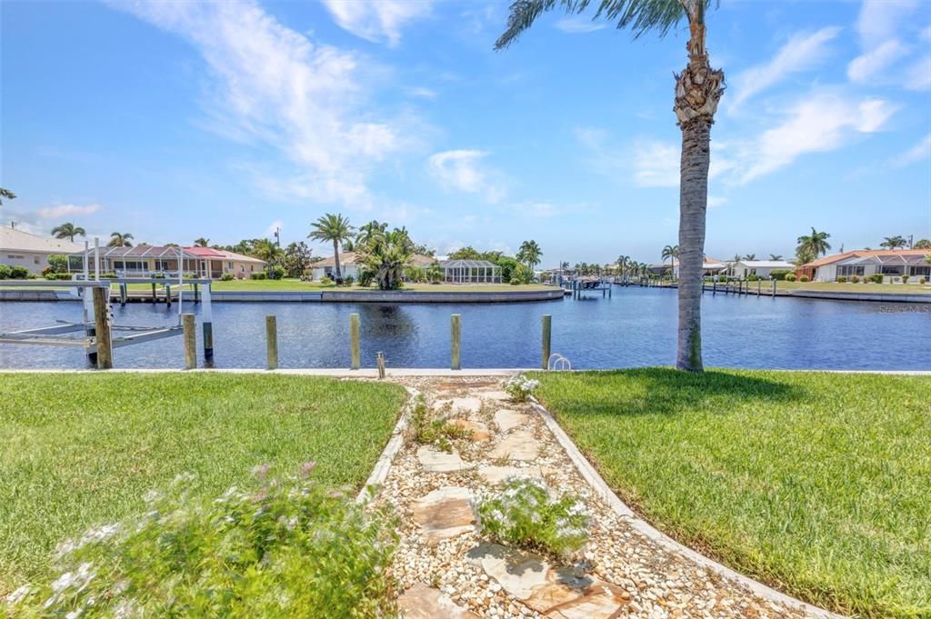 For Sale: $539,000 (3 beds, 3 baths, 1994 Square Feet)