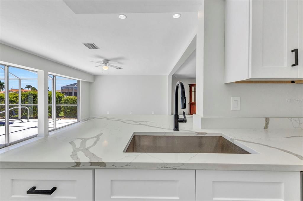 For Sale: $539,000 (3 beds, 3 baths, 1994 Square Feet)