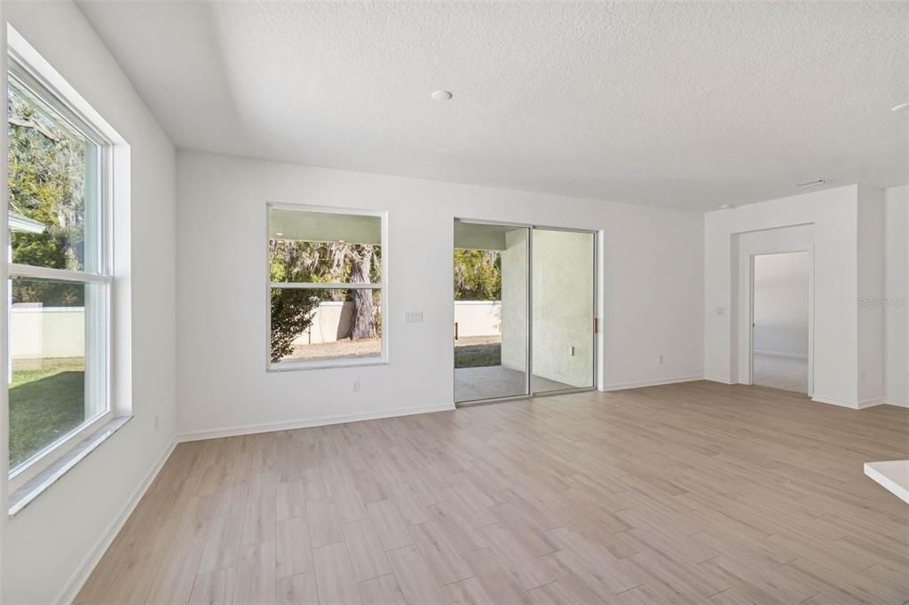 For Sale: $324,500 (2 beds, 2 baths, 1698 Square Feet)