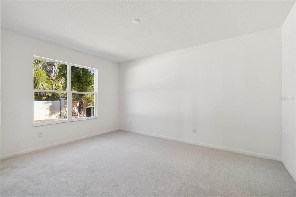 For Sale: $324,500 (2 beds, 2 baths, 1698 Square Feet)