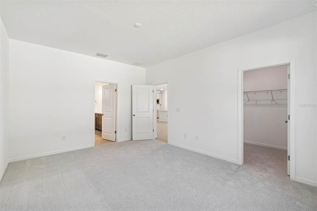 For Sale: $324,500 (2 beds, 2 baths, 1698 Square Feet)