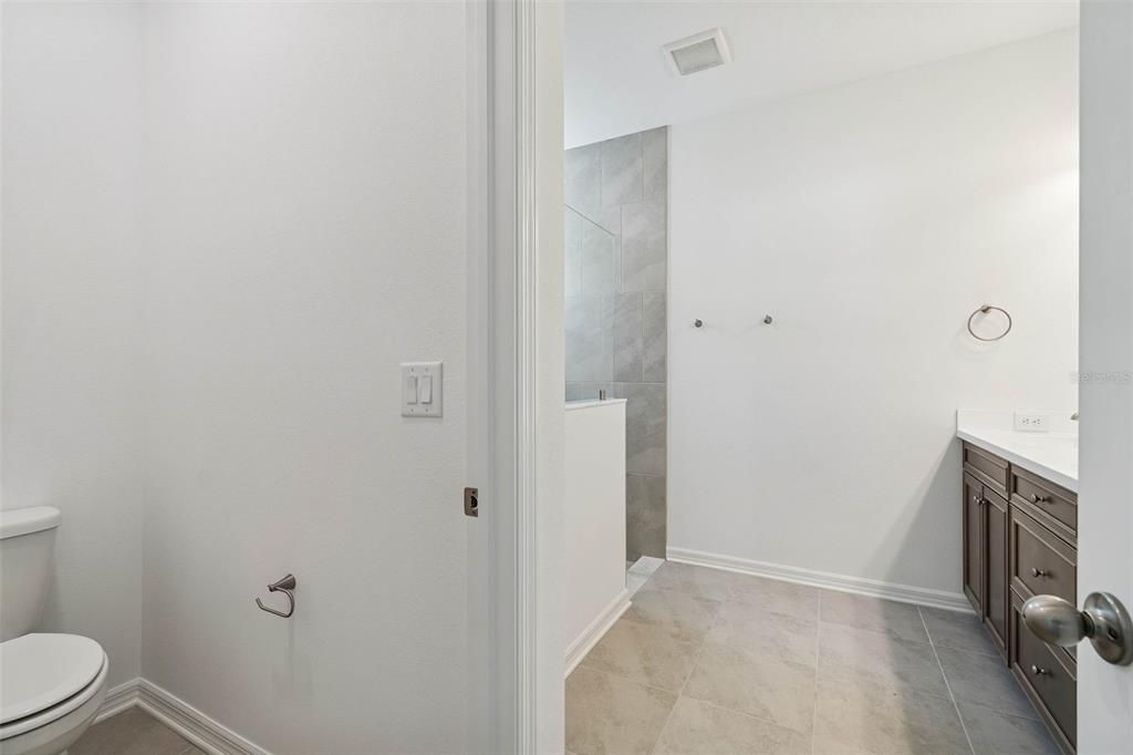 For Sale: $324,500 (2 beds, 2 baths, 1698 Square Feet)