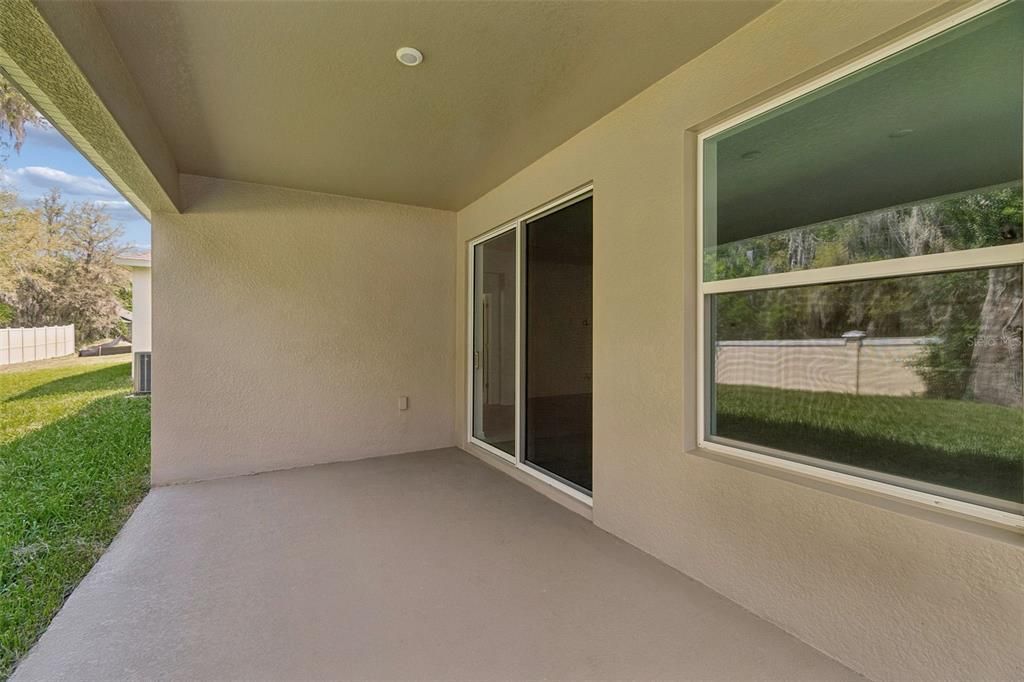 For Sale: $324,500 (2 beds, 2 baths, 1698 Square Feet)