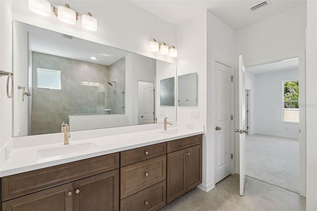 For Sale: $324,500 (2 beds, 2 baths, 1698 Square Feet)