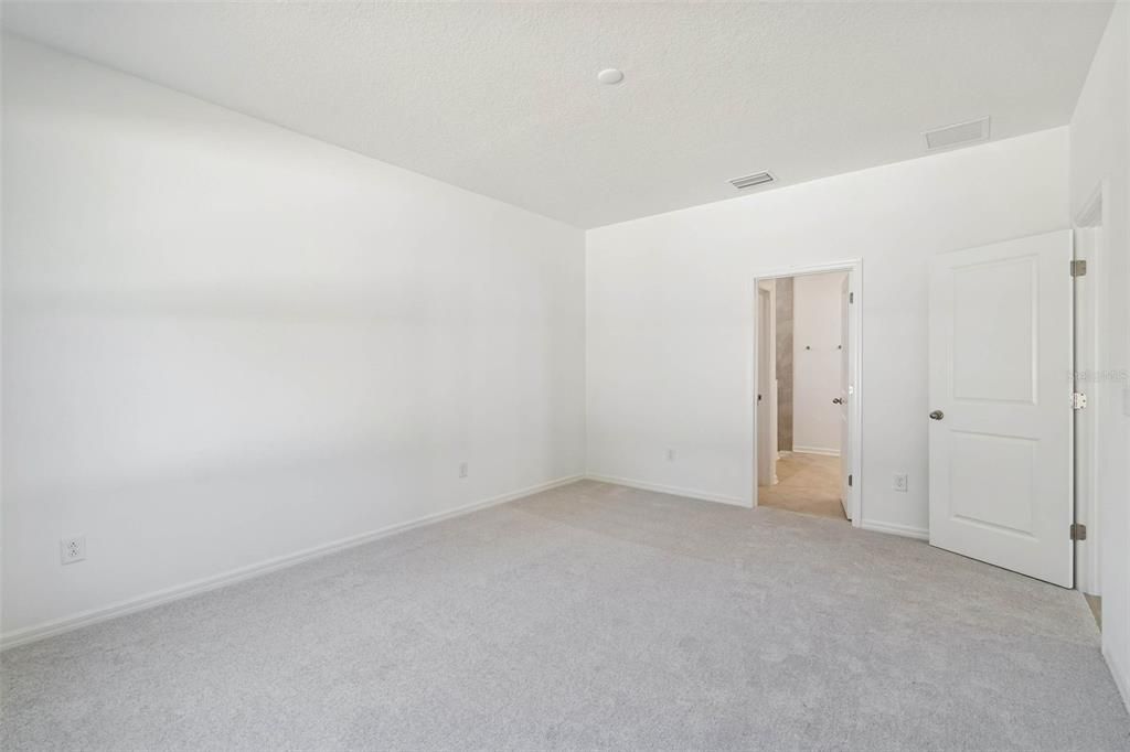 For Sale: $324,500 (2 beds, 2 baths, 1698 Square Feet)
