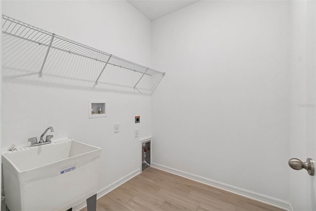 For Sale: $324,500 (2 beds, 2 baths, 1698 Square Feet)