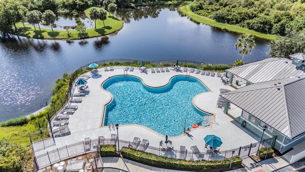 合同活跃: $274,900 (3 贝兹, 2 浴室, 1578 平方英尺)