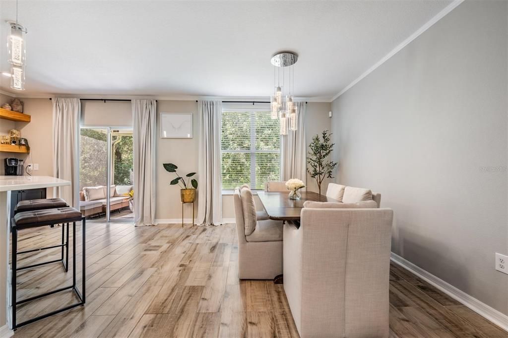 合同活跃: $274,900 (3 贝兹, 2 浴室, 1578 平方英尺)