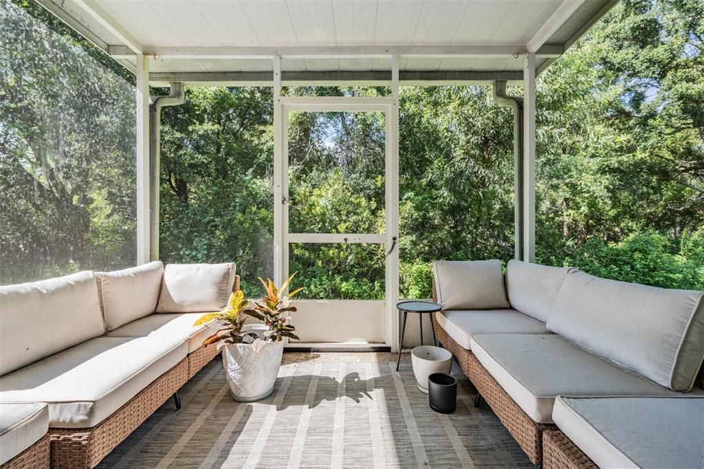 合同活跃: $274,900 (3 贝兹, 2 浴室, 1578 平方英尺)