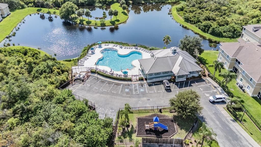 合同活跃: $274,900 (3 贝兹, 2 浴室, 1578 平方英尺)