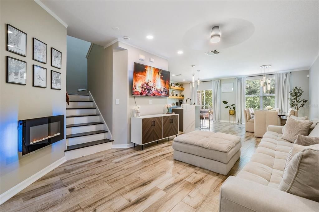 合同活跃: $274,900 (3 贝兹, 2 浴室, 1578 平方英尺)