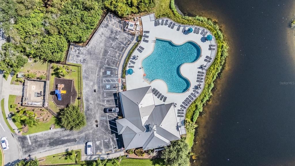 合同活跃: $274,900 (3 贝兹, 2 浴室, 1578 平方英尺)