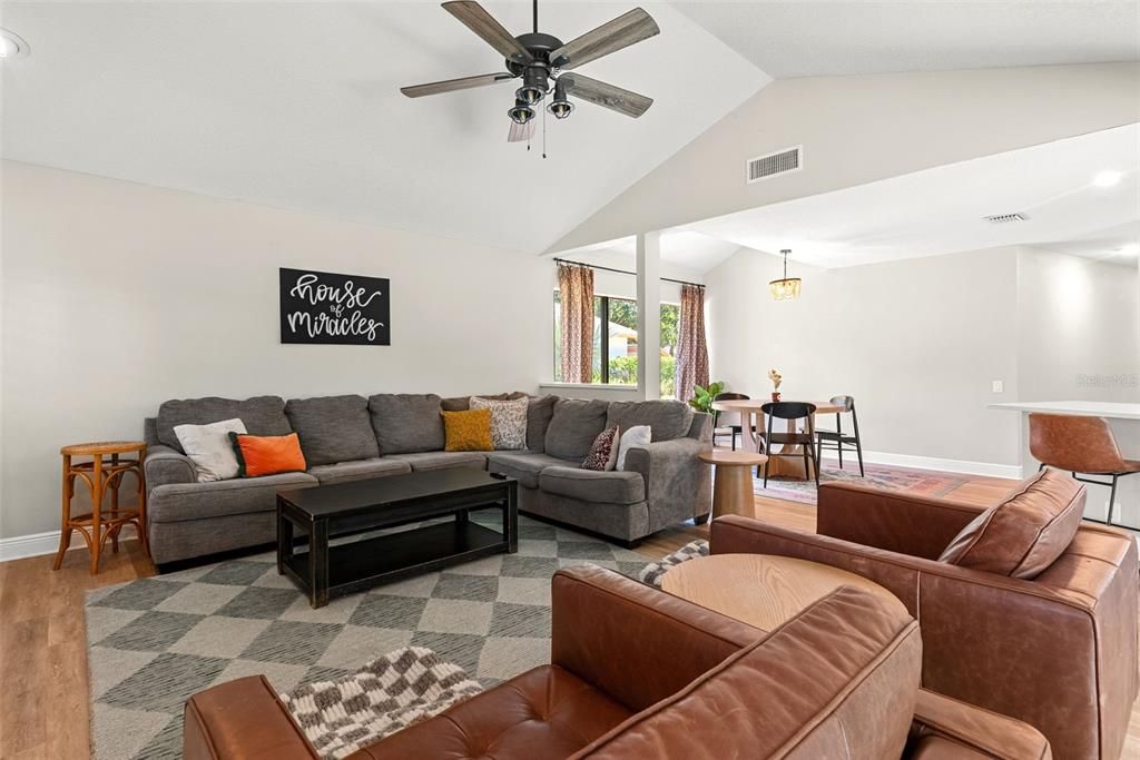 待售: $614,999 (4 贝兹, 3 浴室, 2618 平方英尺)