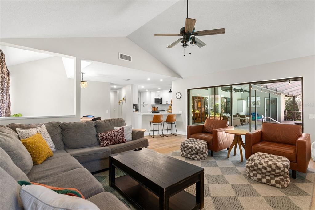 待售: $614,999 (4 贝兹, 3 浴室, 2618 平方英尺)