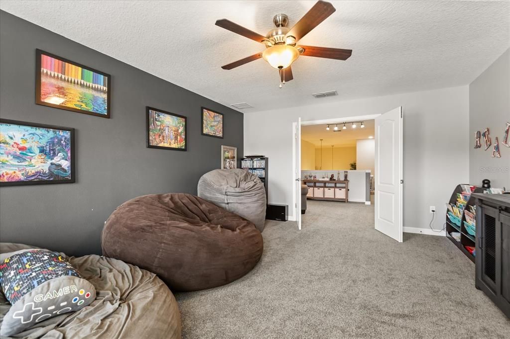 Active With Contract: $589,990 (5 beds, 3 baths, 3210 Square Feet)