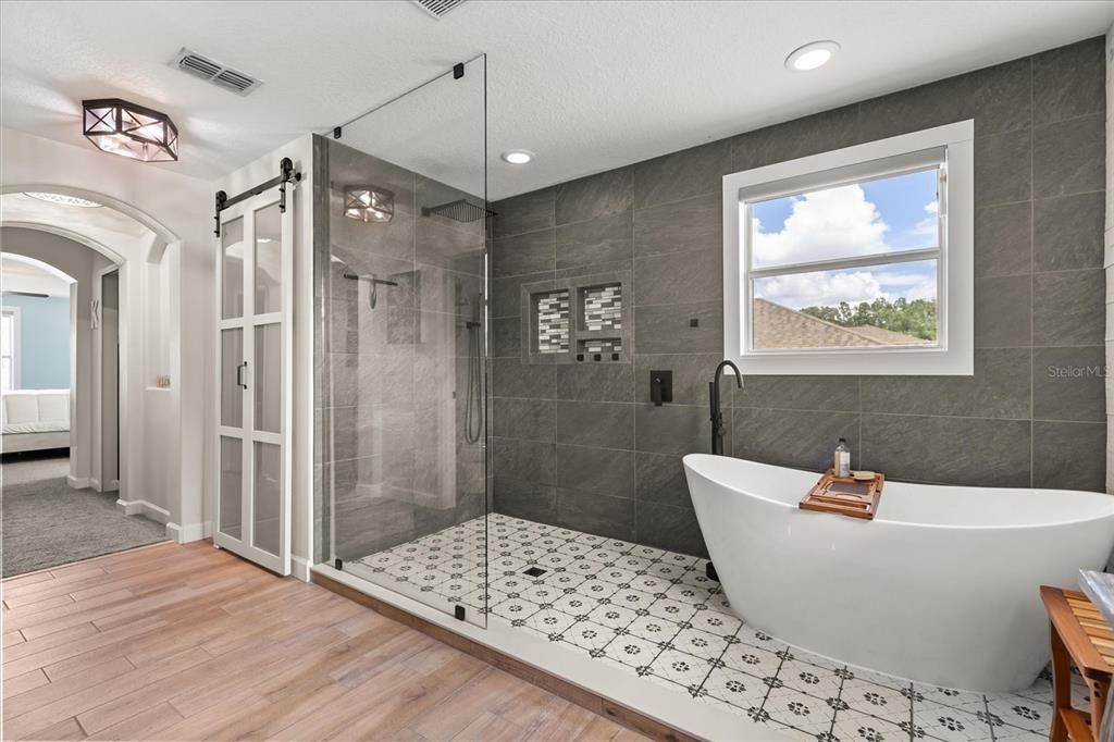 Active With Contract: $589,990 (5 beds, 3 baths, 3210 Square Feet)