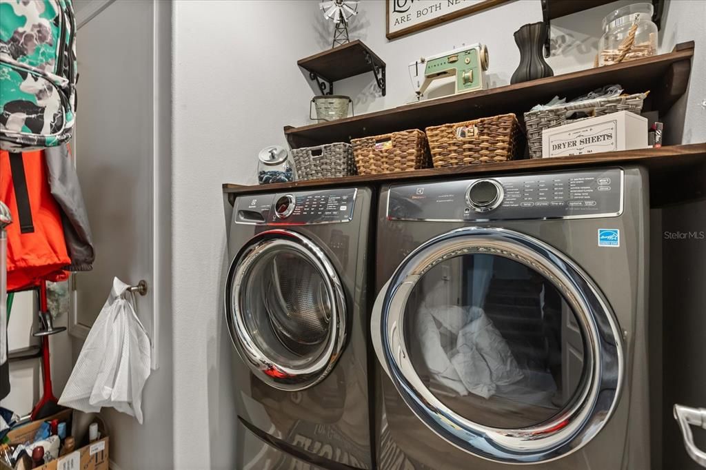 Active With Contract: $589,990 (5 beds, 3 baths, 3210 Square Feet)