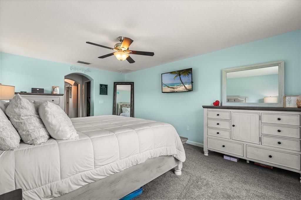 Active With Contract: $589,990 (5 beds, 3 baths, 3210 Square Feet)