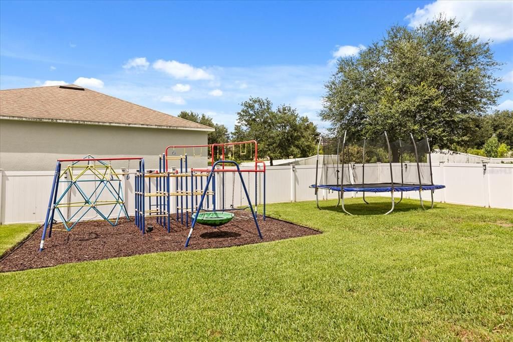 Active With Contract: $589,990 (5 beds, 3 baths, 3210 Square Feet)