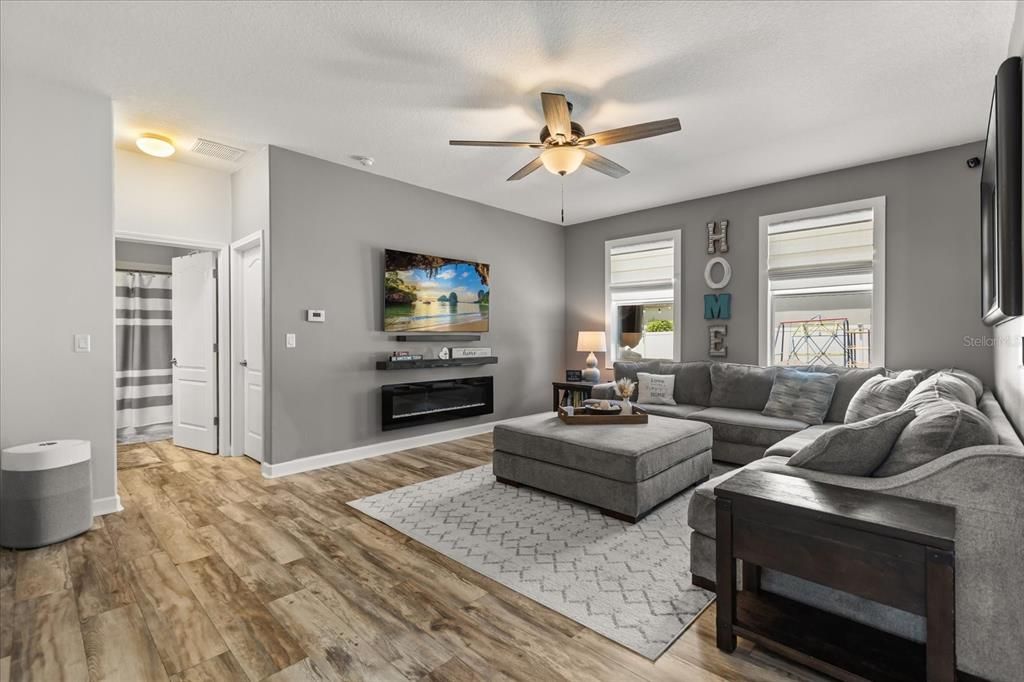 Active With Contract: $589,990 (5 beds, 3 baths, 3210 Square Feet)