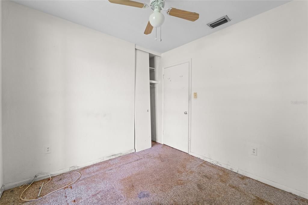 合同活跃: $144,900 (3 贝兹, 1 浴室, 851 平方英尺)