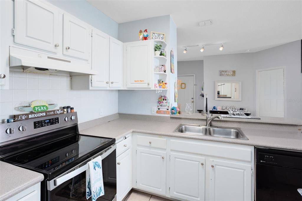 For Sale: $219,900 (3 beds, 2 baths, 1243 Square Feet)