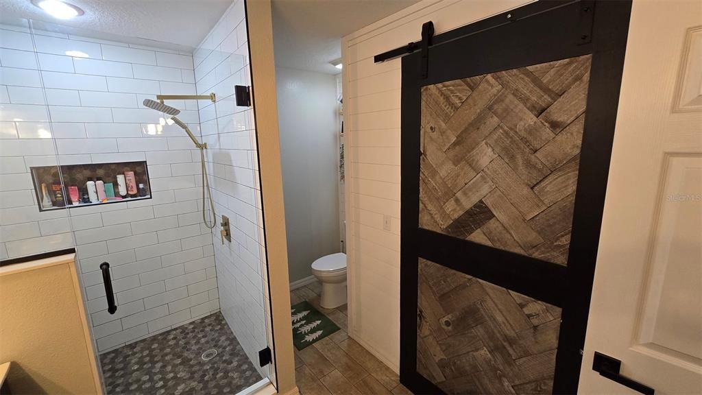 Под контрактом: $359,900 (3 спален, 2 ванн, 1846 Квадратных фут)