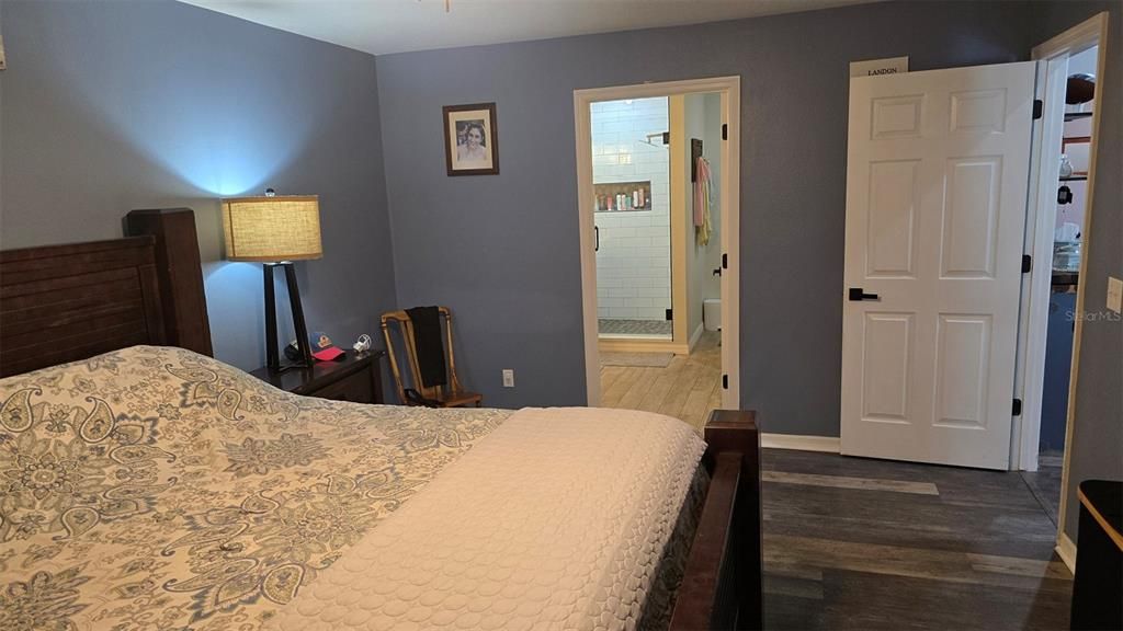 Под контрактом: $359,900 (3 спален, 2 ванн, 1846 Квадратных фут)