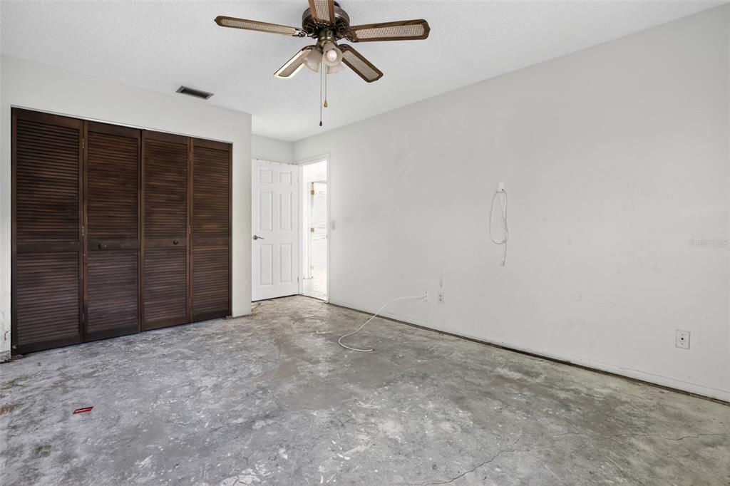 Activo con contrato: $225,000 (3 camas, 2 baños, 2011 Pies cuadrados)