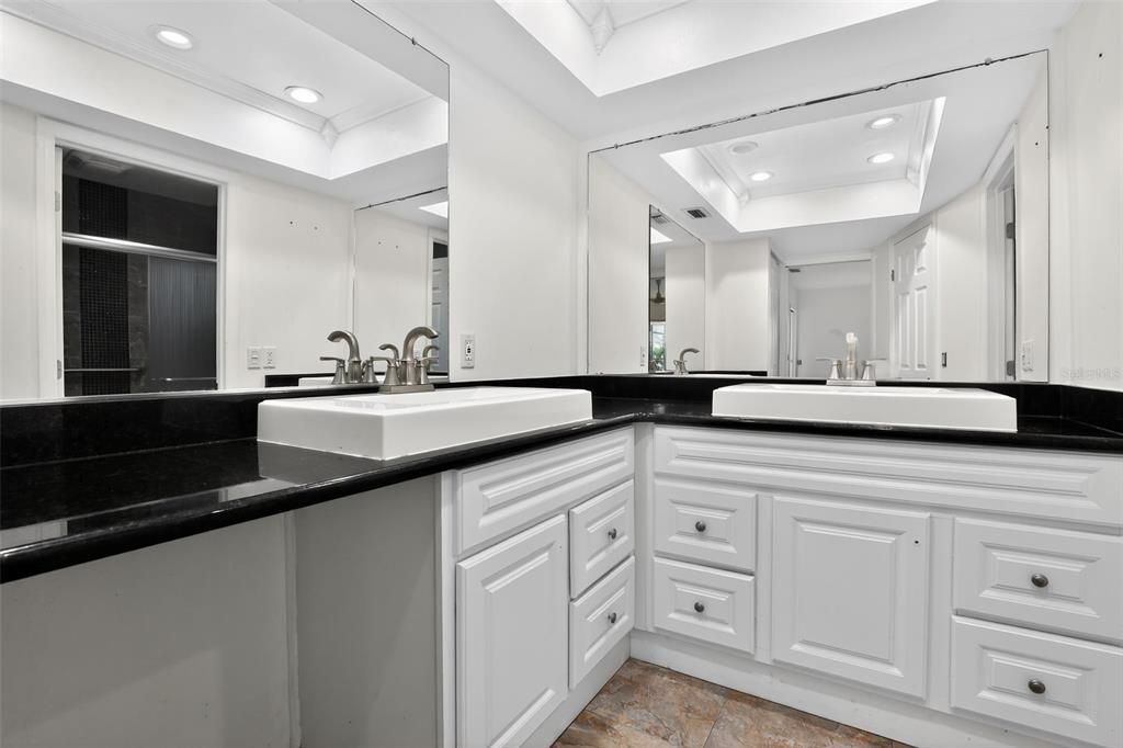 Activo con contrato: $225,000 (3 camas, 2 baños, 2011 Pies cuadrados)