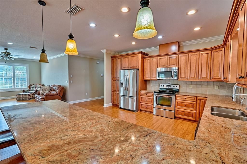 待售: $365,000 (3 贝兹, 2 浴室, 2643 平方英尺)