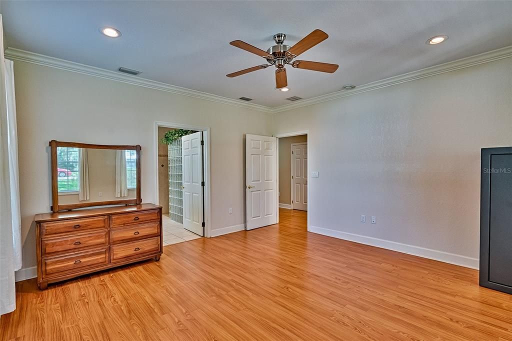 待售: $365,000 (3 贝兹, 2 浴室, 2643 平方英尺)