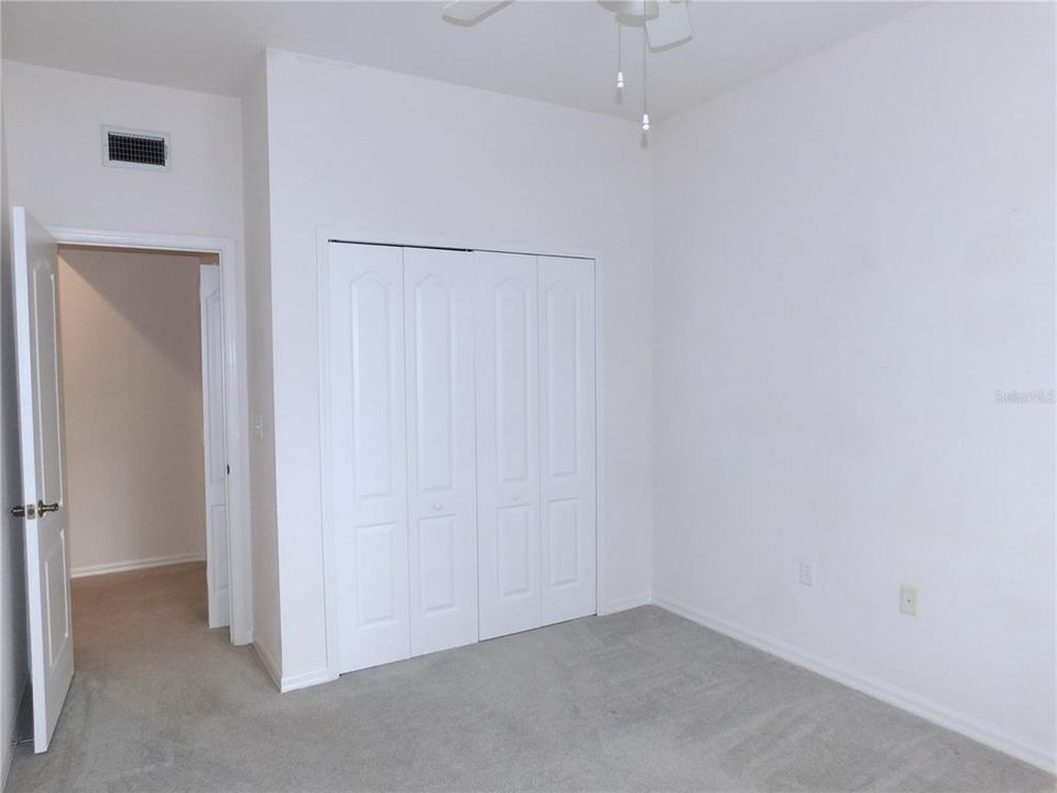 合同活跃: $2,600 (3 贝兹, 2 浴室, 2098 平方英尺)