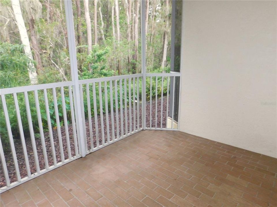 合同活跃: $2,600 (3 贝兹, 2 浴室, 2098 平方英尺)