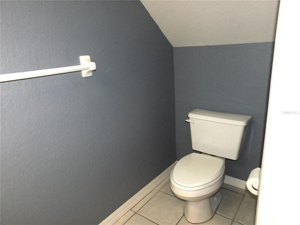 合同活跃: $2,600 (3 贝兹, 2 浴室, 2098 平方英尺)