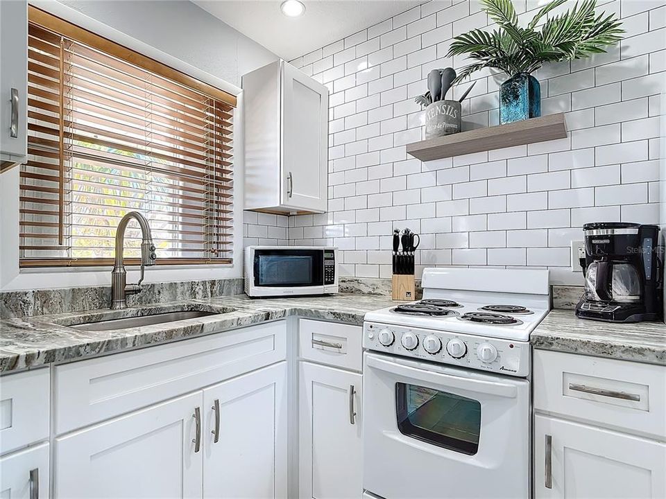 For Sale: $680,000 (3 beds, 3 baths, 1188 Square Feet)