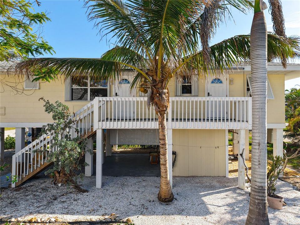 For Sale: $680,000 (3 beds, 3 baths, 1188 Square Feet)