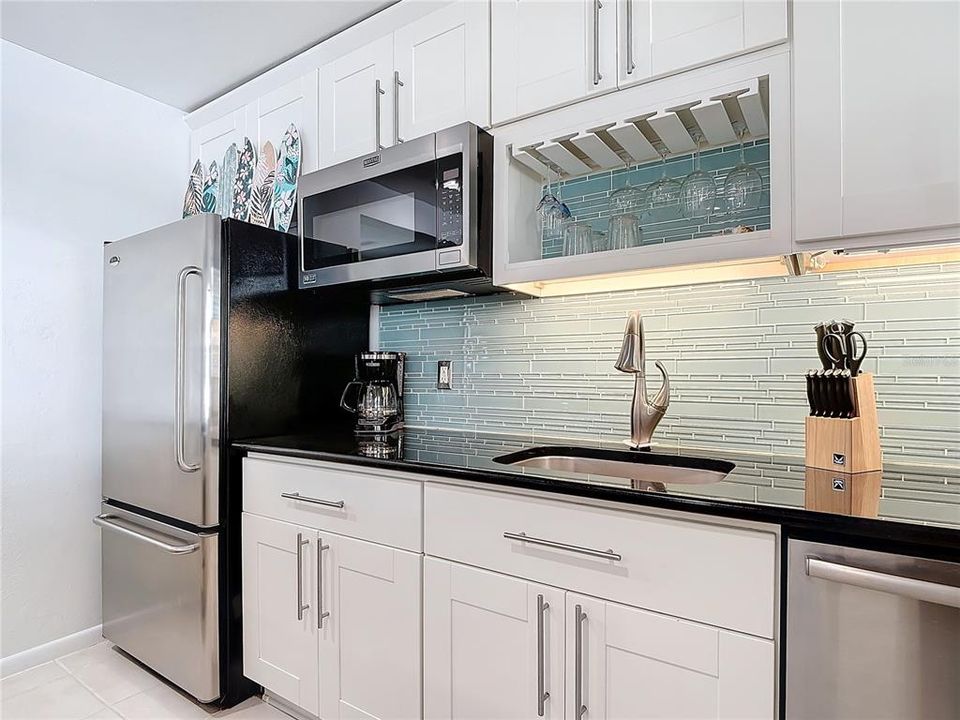 For Sale: $680,000 (3 beds, 3 baths, 1188 Square Feet)